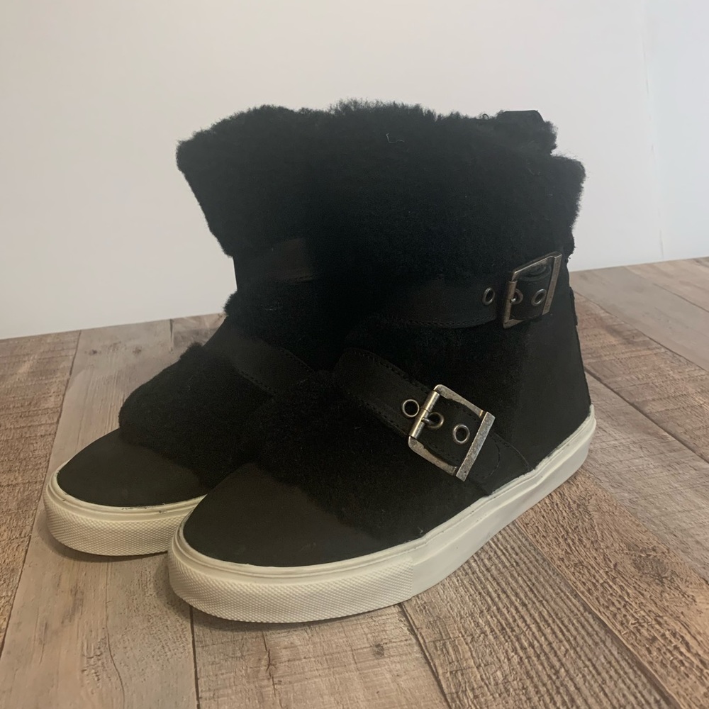 Black faux fur Lux De Leon Tennis Shoe Sneaker/High top Loafer Style W Size 8.5
